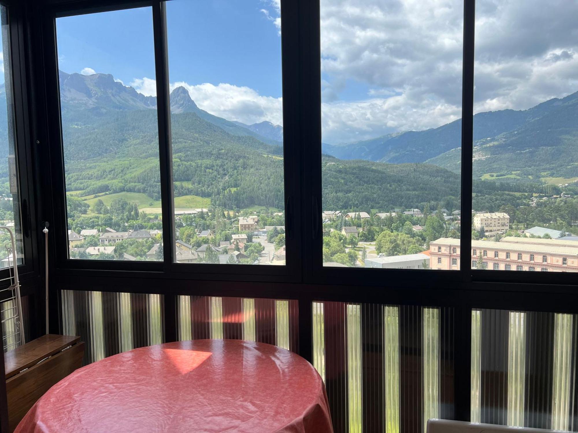 شقة Terrasse Adroit T2 Barcelonnette - Wi-Fi Gratuit - 7 Couchages المظهر الخارجي الصورة