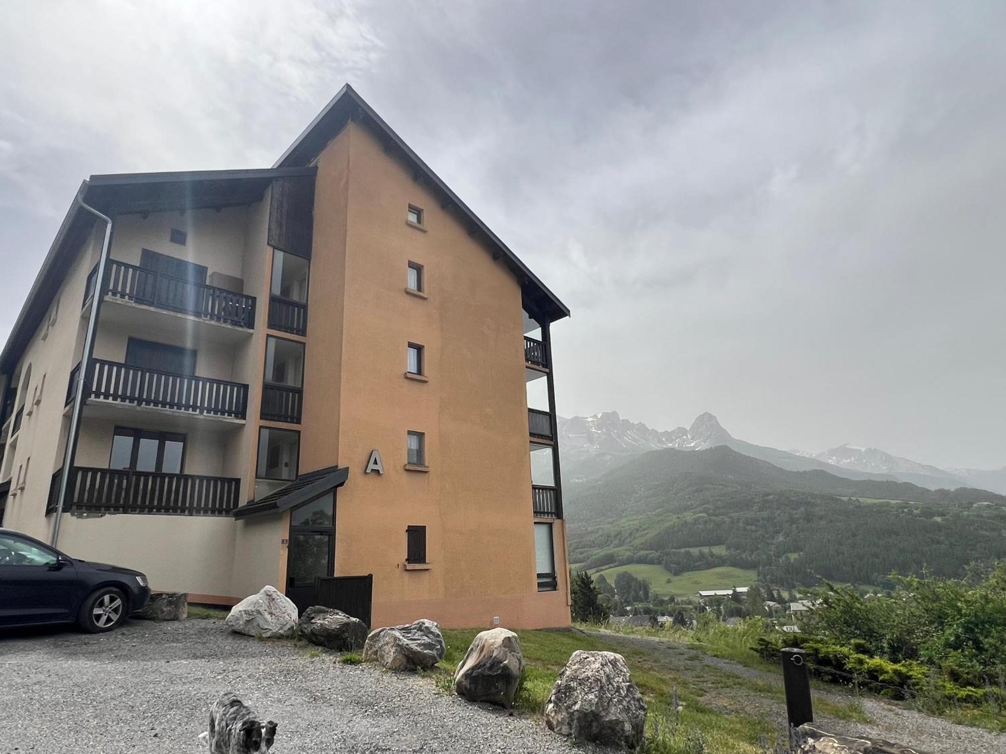 شقة Terrasse Adroit T2 Barcelonnette - Wi-Fi Gratuit - 7 Couchages المظهر الخارجي الصورة